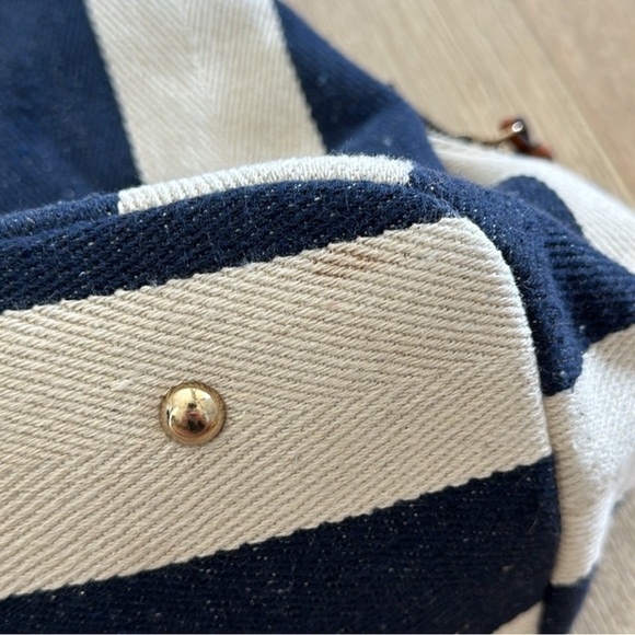 SOLE SOCIETY Millie printed oversized tote navy stripes. OS - Picture 10 of 12